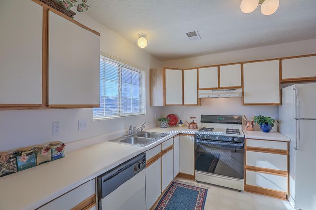 7005 Christopher Court NE, Rio Rancho, NM 87144