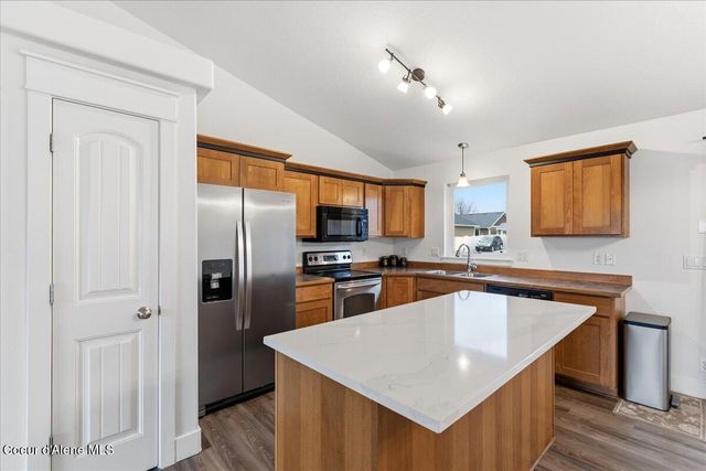 6810 W Soldier Creek Ave, Rathdrum, ID 83858