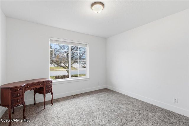 6810 W Soldier Creek Ave, Rathdrum, ID 83858