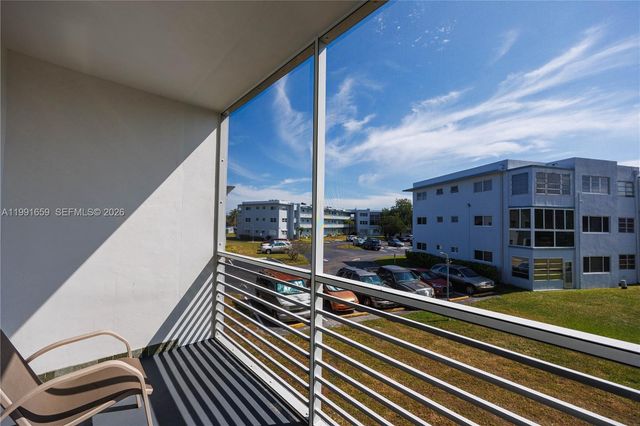 2300 Park Ln 203, Hollywood, FL 33021