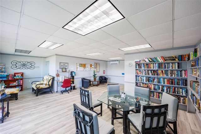 2300 Park Ln 203, Hollywood, FL 33021