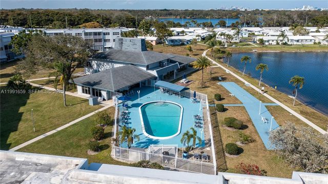 2300 Park Ln 203, Hollywood, FL 33021