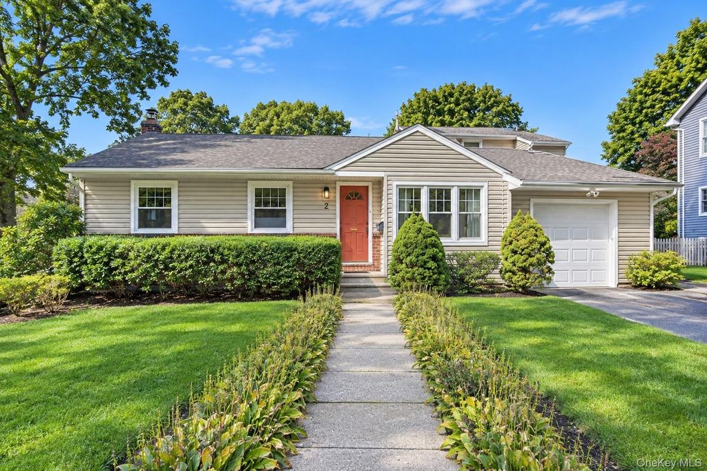 2 Milburn Lane, Huntington, NY 11743 — exterior