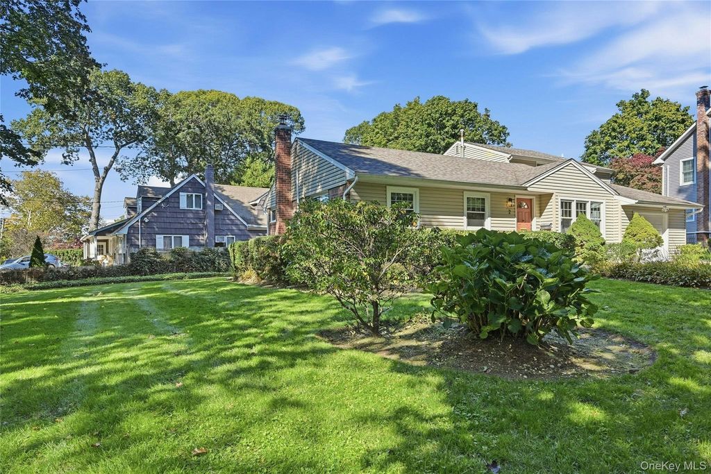 2 Milburn Lane, Huntington, NY 11743 — photo 3