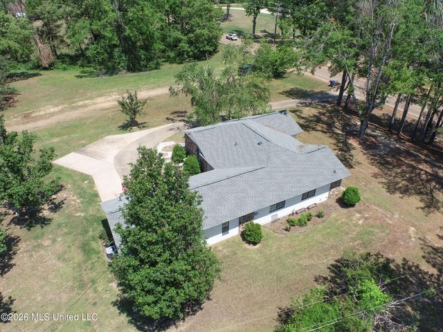 415 Woodland Road, Batesville, MS 38606