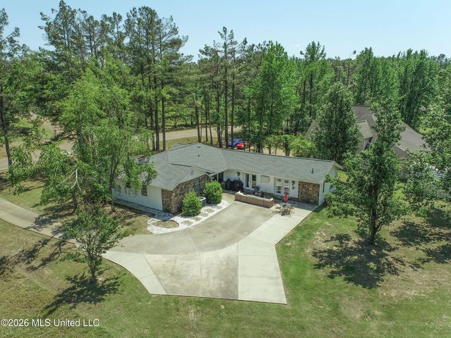 415 Woodland Road, Batesville, MS 38606
