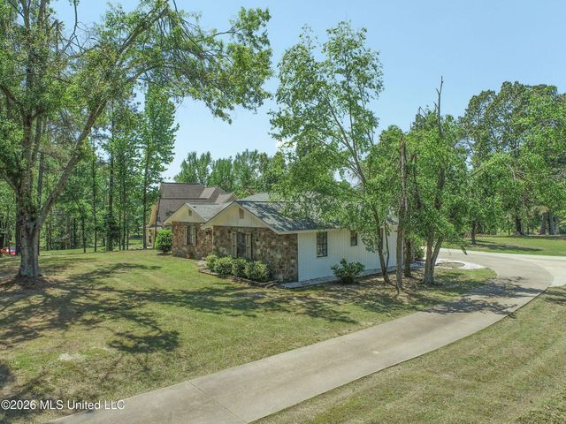 415 Woodland Road, Batesville, MS 38606