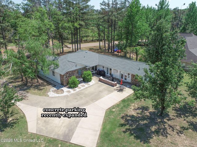 415 Woodland Road, Batesville, MS 38606