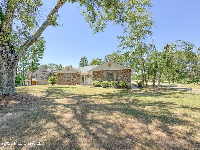 415 Woodland Road, Batesville, MS 38606