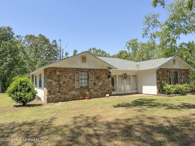 415 Woodland Road, Batesville, MS 38606