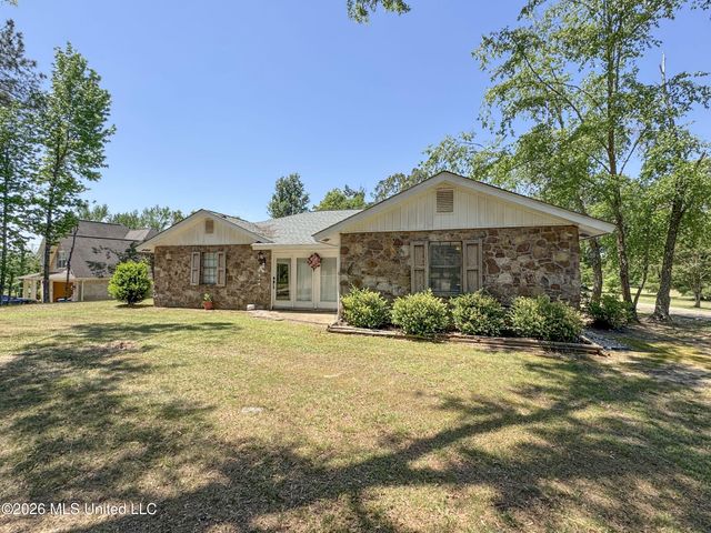 415 Woodland Road, Batesville, MS 38606