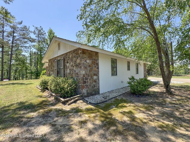 415 Woodland Road, Batesville, MS 38606