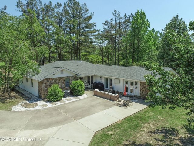415 Woodland Road, Batesville, MS 38606