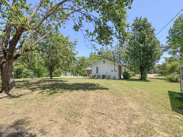 415 Woodland Road, Batesville, MS 38606