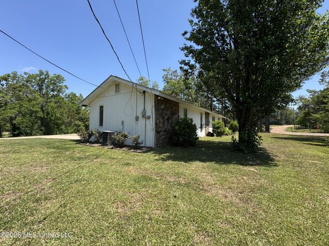 415 Woodland Road, Batesville, MS 38606