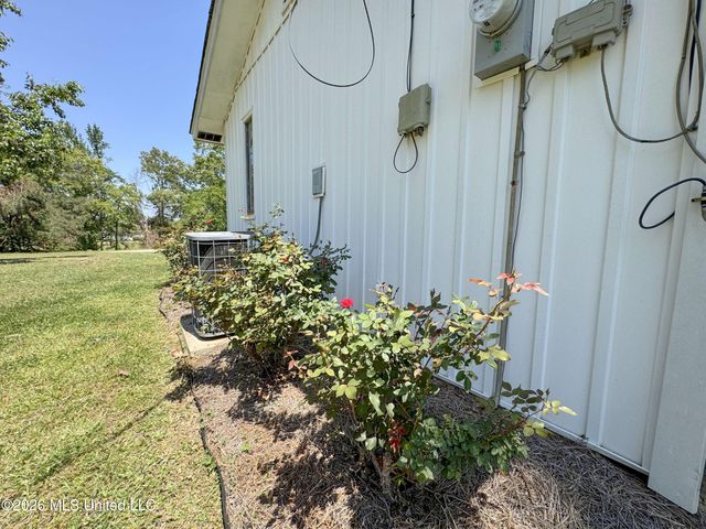 415 Woodland Road, Batesville, MS 38606