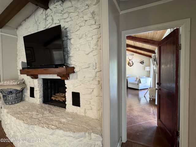 415 Woodland Road, Batesville, MS 38606