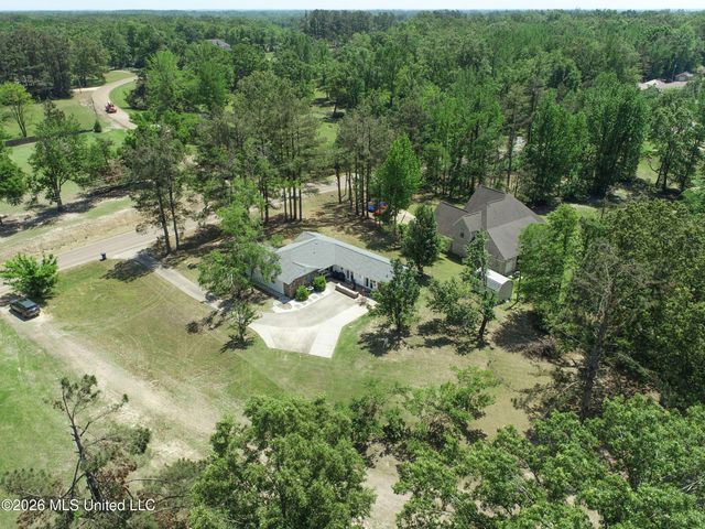 415 Woodland Road, Batesville, MS 38606