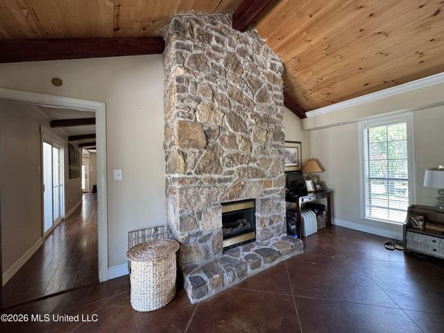415 Woodland Road, Batesville, MS 38606