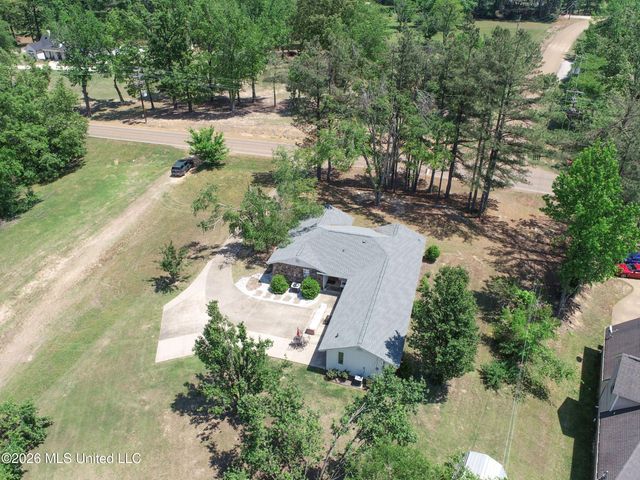 415 Woodland Road, Batesville, MS 38606