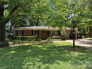 3326 Bonneville Drive, Charlotte, NC 28205