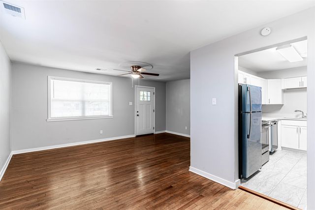 1141 S WHITE STATION RD, Memphis, TN 38117