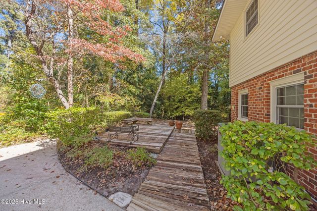 112 Lakewood Drive, Greenville, NC 27834