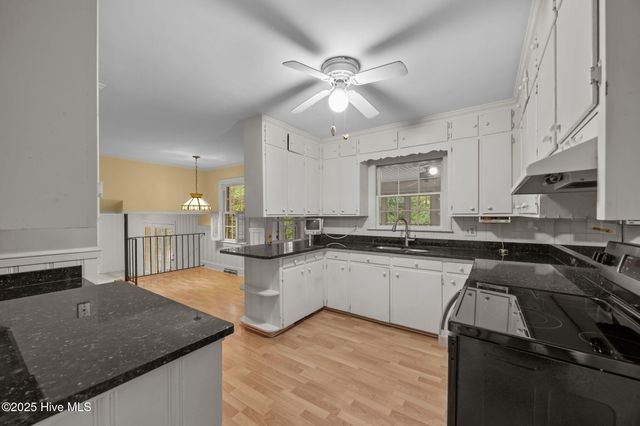 112 Lakewood Drive, Greenville, NC 27834