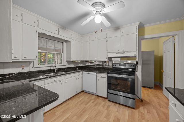 112 Lakewood Drive, Greenville, NC 27834