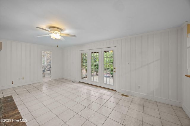 112 Lakewood Drive, Greenville, NC 27834