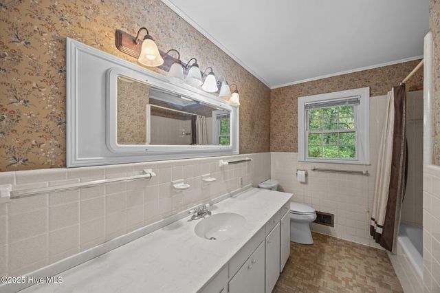 112 Lakewood Drive, Greenville, NC 27834