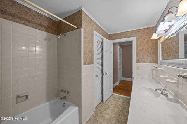 112 Lakewood Drive, Greenville, NC 27834