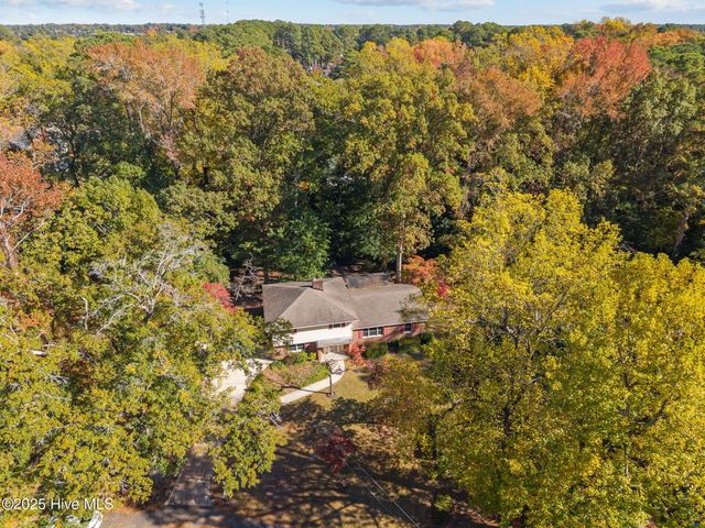 112 Lakewood Drive, Greenville, NC 27834