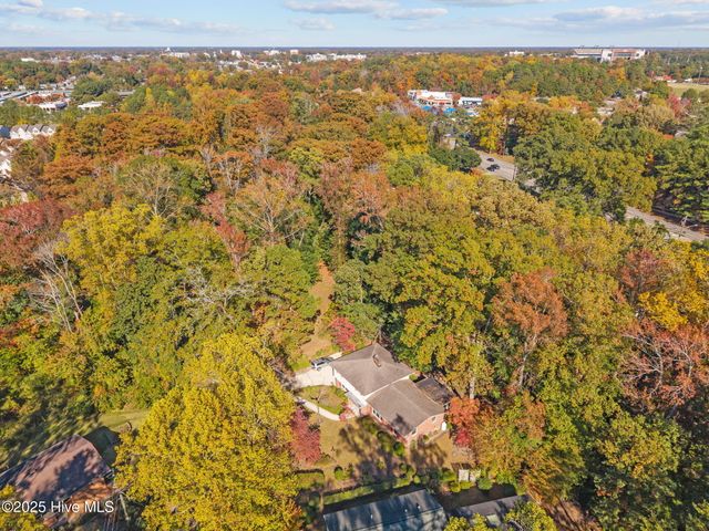 112 Lakewood Drive, Greenville, NC 27834