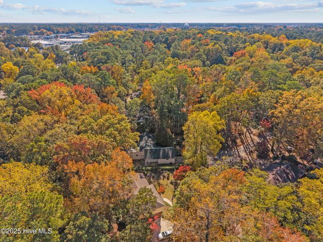 112 Lakewood Drive, Greenville, NC 27834