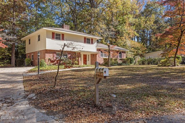 112 Lakewood Drive, Greenville, NC 27834