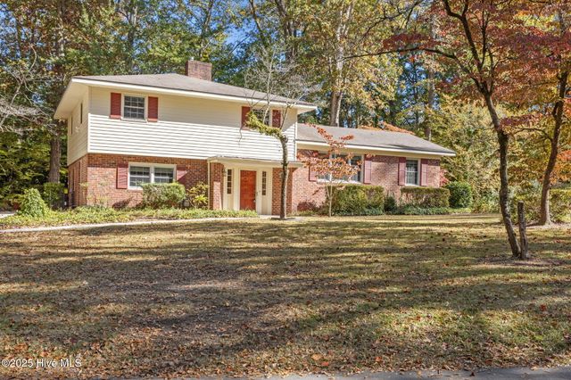 112 Lakewood Drive, Greenville, NC 27834