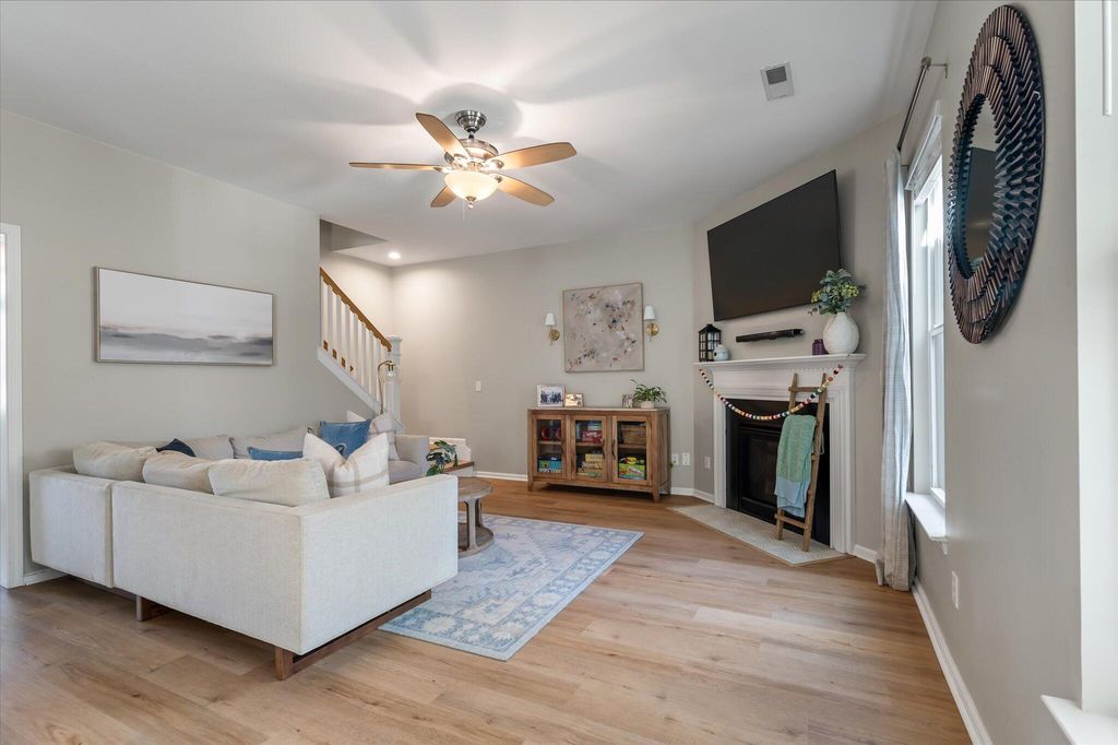 Image 12 of property listing at 5177 E Liberty Park Circle, North Charleston, SC 29405