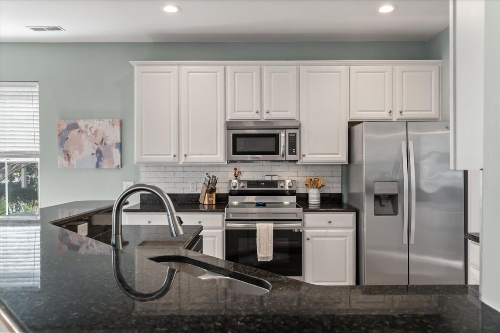 Image 15 of property listing at 5177 E Liberty Park Circle, North Charleston, SC 29405