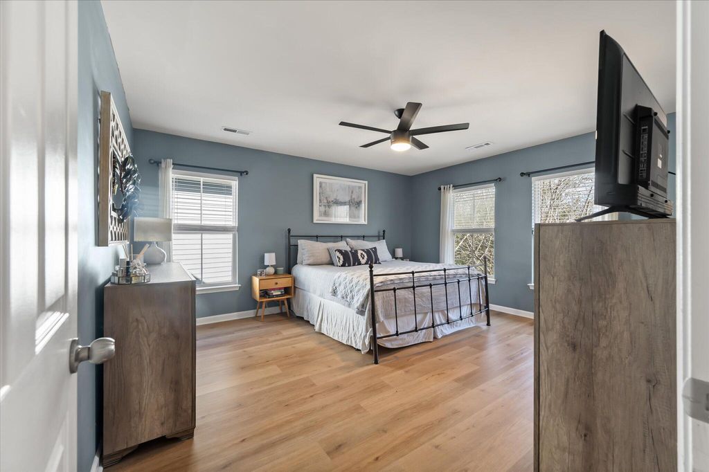 Image 20 of property listing at 5177 E Liberty Park Circle, North Charleston, SC 29405