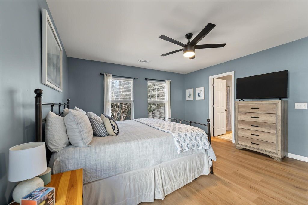 Image 21 of property listing at 5177 E Liberty Park Circle, North Charleston, SC 29405