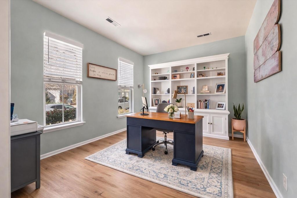 Image 9 of property listing at 5177 E Liberty Park Circle, North Charleston, SC 29405