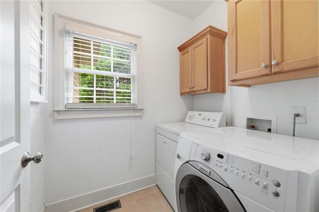 867 Woodleaf Park Drive, Mableton, GA 30126