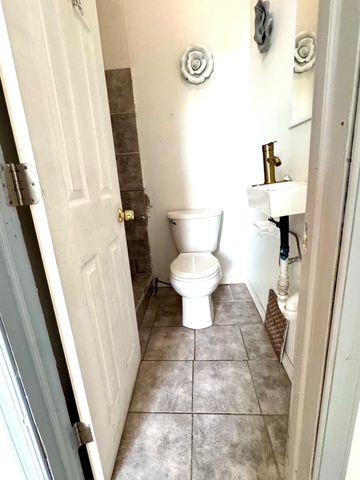 211 W ONTARIO ST, Philadelphia, PA 19140