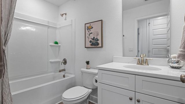 8170 Fox Hunt Drive, Milton, FL 32583