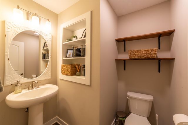 5735 Brookstone Drive, Newburgh, IN 47630