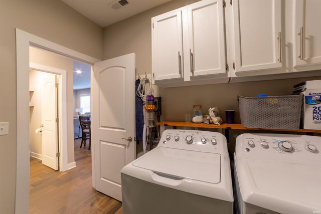 5735 Brookstone Drive, Newburgh, IN 47630