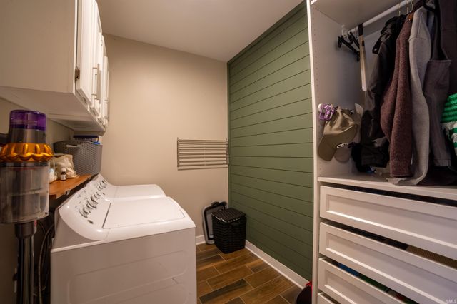 5735 Brookstone Drive, Newburgh, IN 47630