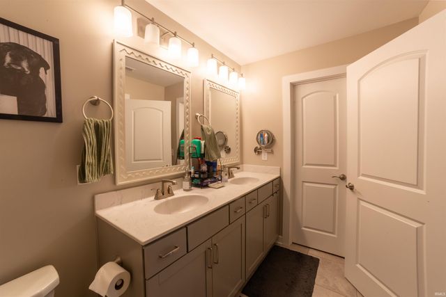 5735 Brookstone Drive, Newburgh, IN 47630