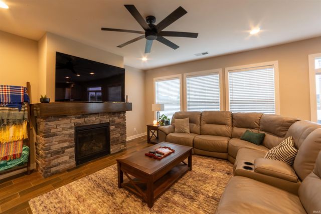 5735 Brookstone Drive, Newburgh, IN 47630